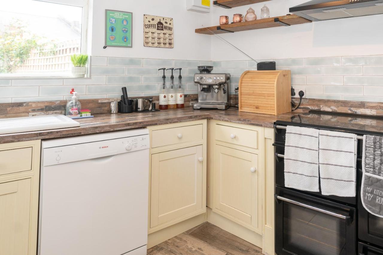 Belmont Villa - 4 Bed - Hot Tub Additional Cost - Sleeps 10-Tjs22Bv Ilfracombe Exteriör bild