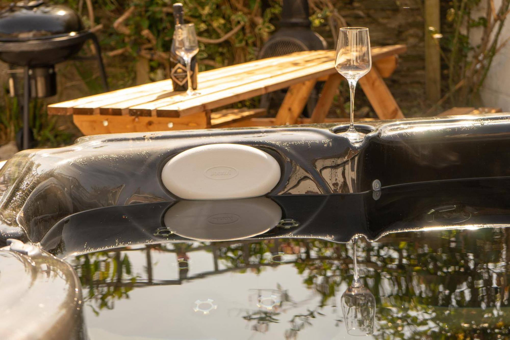 Belmont Villa - 4 Bed - Hot Tub Additional Cost - Sleeps 10-Tjs22Bv Ilfracombe Rum bild